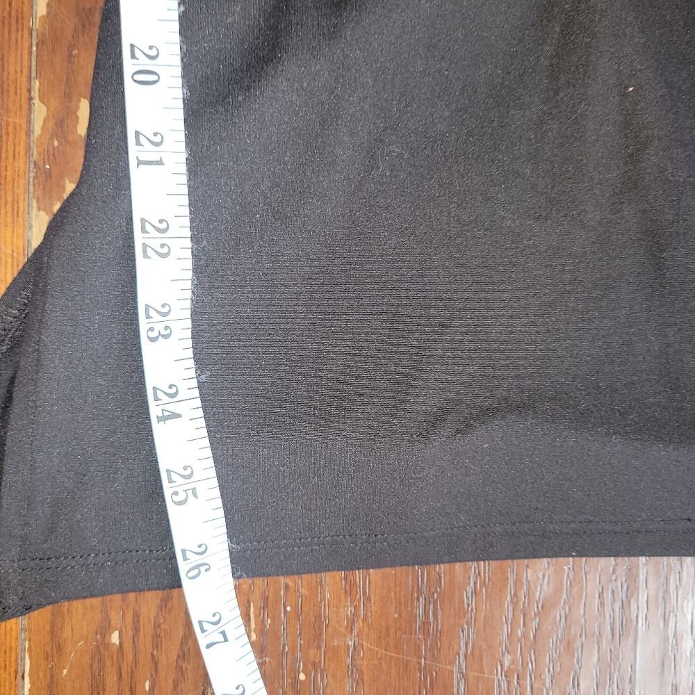 Zenana black V-neck top Zenana Plus Size Black V-Neck Short Sleeve Top  Size 1xl - Picture 6 of 6